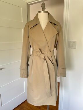 Women’s trench coat